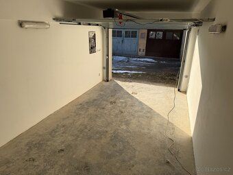 Pronajmu prostornou garáž 6x3m pod schodama u Synagogy (ul. 