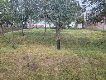 Podlahová plocha 160 m2, celková plocha 793 m2, cihlový dům 