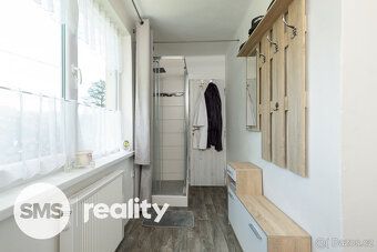 Nabízíme k prodeji pěknou dvoupodlažní chatu o užitné ploše 