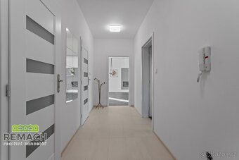 Ev.č. 02747 REZERVOVÁNO Nabídka pronájmu moderního slunného 