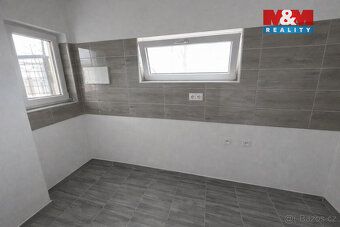 Prodej stavebního pozemku 1 049 m² na okraji obce Velichov u