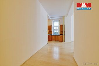 Pronájem bytu 3+kk, 96 m2, ve zvýšeném přízemí renovovaného 