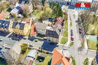 Nabízíme k pronájmu komerční prostor ideální pro obchod a sl