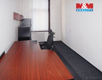 V zastoupení majitele nabízíme pronájem kancelářských prosto