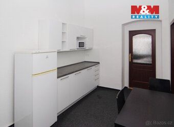 V zastoupení majitele nabízíme pronájem kancelářských prosto