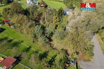 Nabízíme prodej zahrady o výměře 1219 m2 nacházející se v Ji
