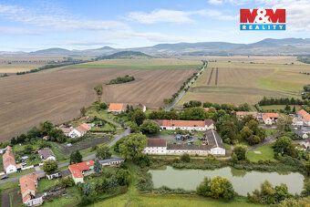 Nabízíme k prodeji atraktivní rovinatý pozemek o rozloze 878