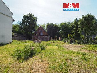 Nabízíme k prodeji stavební pozemek v centru obce Bílovec. P