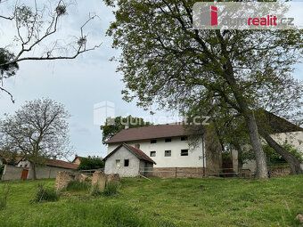 , V Obci Chlístovice u Kutné Hory, nabízíme k prodeji původn