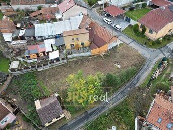 Prodám, nebo pronajmu vinohrad o výměře 4142 m2 v katastru o