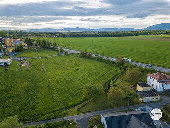Nabízíme 3 pozemky o výměrách 3069, 1.969 a 2.006 m2 v obci 