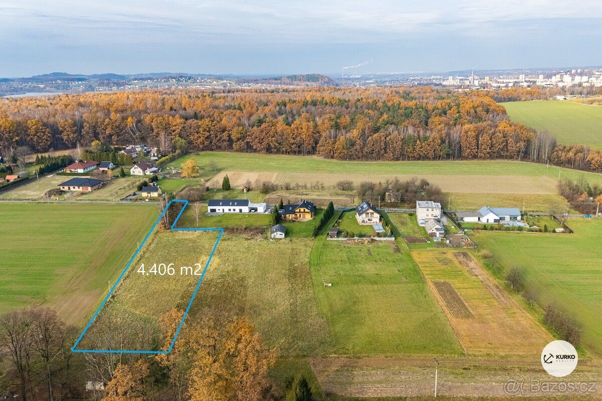Nabízíme k dlouhodobému pronájmu pozemek o rozloze 4 406 m²,
