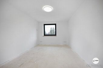 Nabízíme podsklepený, rodinný dům po rekonstrukci o dvou byt
