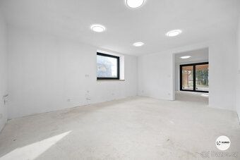 Nabízíme podsklepený, rodinný dům po rekonstrukci o dvou byt