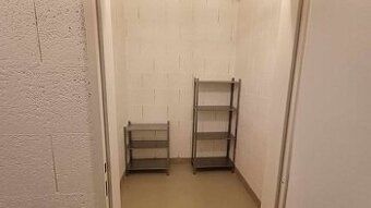 Pronajmu prostorné sklepní kóje o velikosti od 3 m2-7m2. Cen