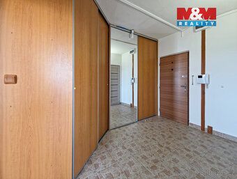 Nabízíme pronájem velmi pěkného bytu 2+1 s lodžií o celkové 