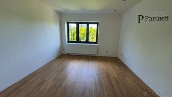 Nabízíme k prodeji samostatně stojící rodinný dům, který se 