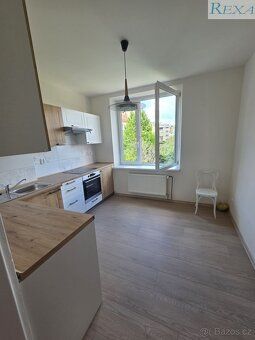 Pronájem luxusního prostorného nového bytu 2KK + balkon, Tyr