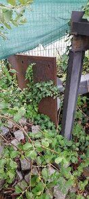 Nabízí k prodeji již nevyužívaný masívní ocelový rám určeny 