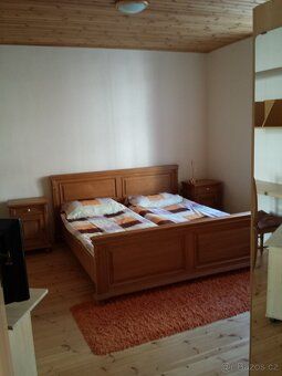 Nabízíme velmi pěkný 50m2 2kk PLNĚ ZAŘÍZENÝ byt. Byt ma 2 ve