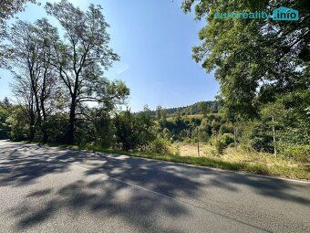 Nabízíme k prodeji stavební parcelu o celkové výměře 1004 m2