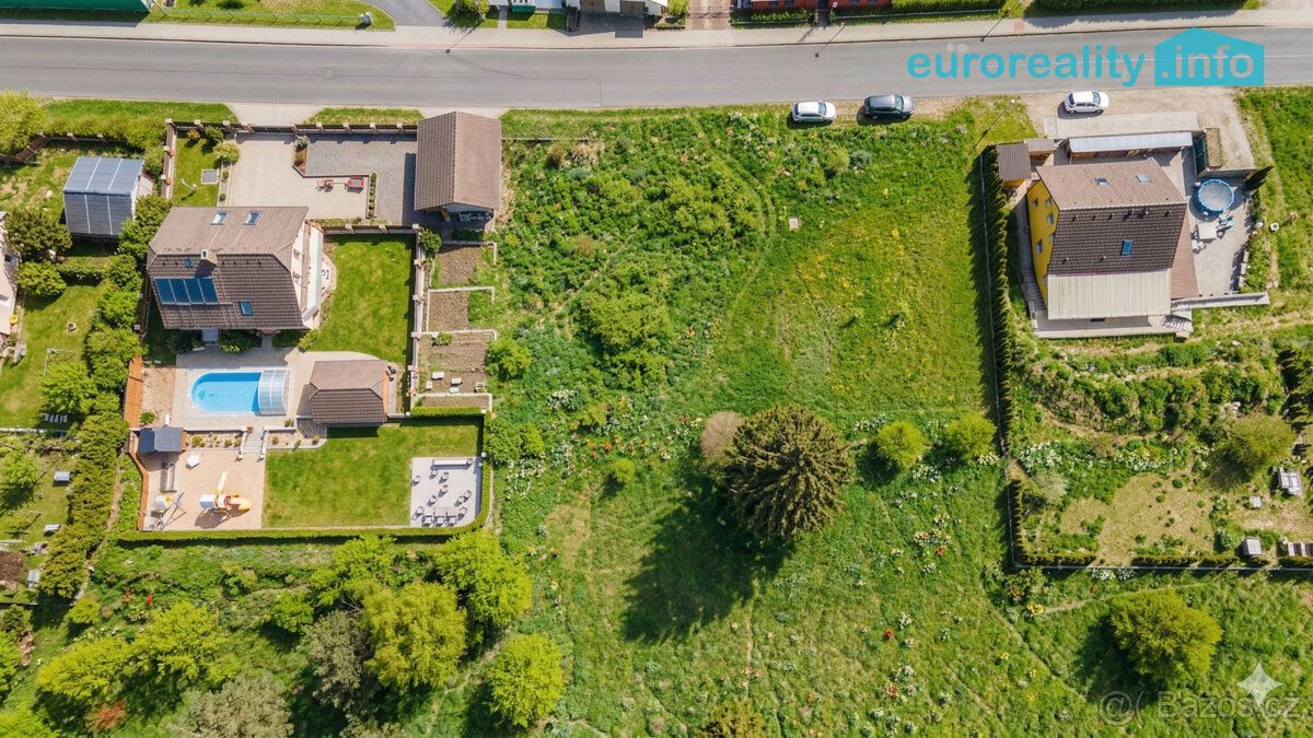 Nabízíme k prodeji pozemek o rozloze 1000 m², nacházející se