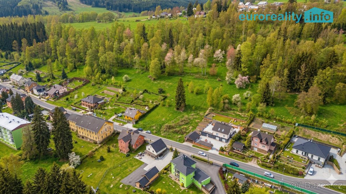 Nabízíme k prodeji pozemek o rozloze 1000 m², nacházející se