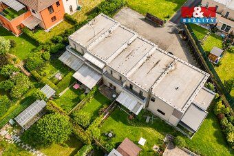 Nabízíme k prodeji řadový rodinný dům o dispozici 5+kk a uži