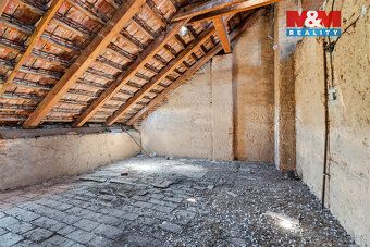 Nabízíme k prodeji rodinný dům před kompletní rekonstrukcí v