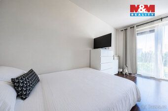 Moderní rodinný dům 5+kk s garáží, terasou a fotovoltaikou v