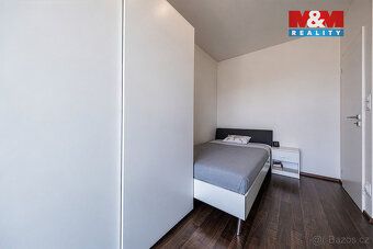 Moderní rodinný dům 5+kk s garáží, terasou a fotovoltaikou v