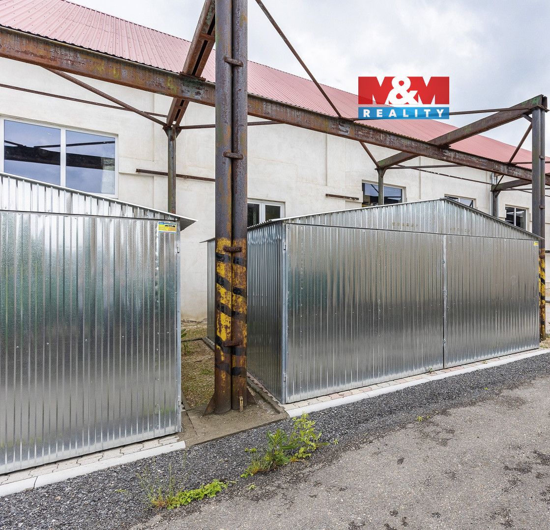 Nabízím k pronájmu samostatnou plechovou garáž o výměře 25 m
