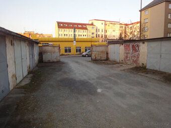 Nabizim řadovou garáž v Bukovci Vyklizena ihned k dispozici.