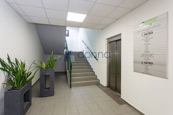 Nabízíme k pronájmu dvoj kancelář o výměře 42,5 m2 v adminis