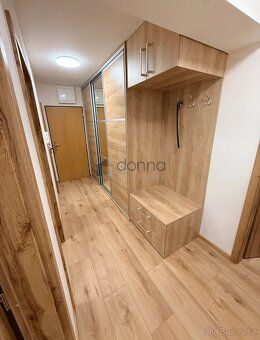 Nabízíme k pronájmu byt 2+1, o ploše 68m2, v 1. podlaží cihl