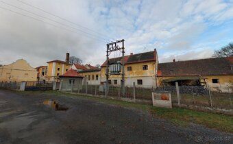 Jedná se o areál v obci Žichovice, okres Klatovy. Areál tvoř