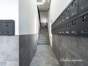 K dlouhodobému podnájmu nabízíme krásný nový, kompletně vyba