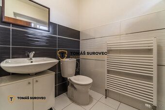 Nabízíme Vám k pronájmu kancelářské prostory ve Valašských K