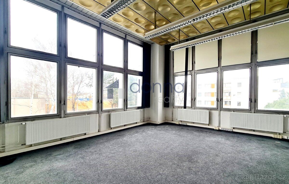 Nabízíme k pronájmu komerční prostor o výměře 91,3 m² v loka