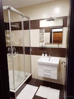 Nabízíme k pronájmu pěkný byt 2+1, o ploše 54m2, v 5. patře 