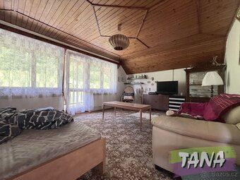 Ev.č. 00421 K prodeji nabízíme prostorný RD s nebytovou část