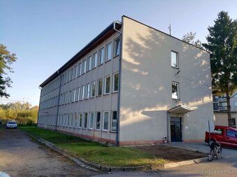 Nabízíme k pronájmu velkou kancelář o velikosti 45 m2 v tříp
