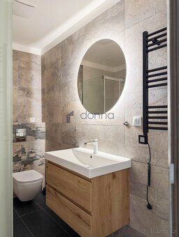 Nabízíme k pronájmu prostorný byt 3+kk, o ploše 98m2 + 2x ba