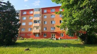 Pronajmu byt 2+1. Jednotka se nachází v 3. nadzemním podlaží