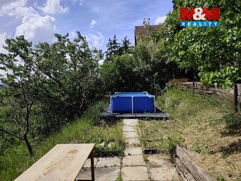 Nabízíme k prodeji samostatnou, částečně zděnou chatu na zas