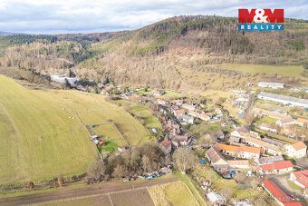 Nabízíme k prodeji pozemek o výměře 234 m² v obci Hředle, ka