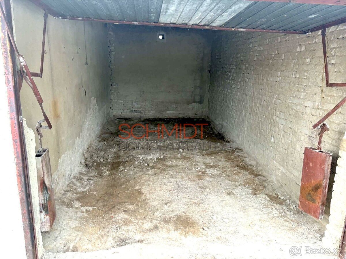 Nabízíme k pronájmu garáž o rozměrech 5,7 x 2,9m na ulici Br