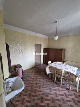 Ev.č. 100965 Nabízíme Vám příležitost koupit rodinný dům na 