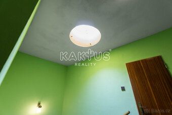 Nabízíme k prodeji řadový cihlový rodinný dům v klidné a žád