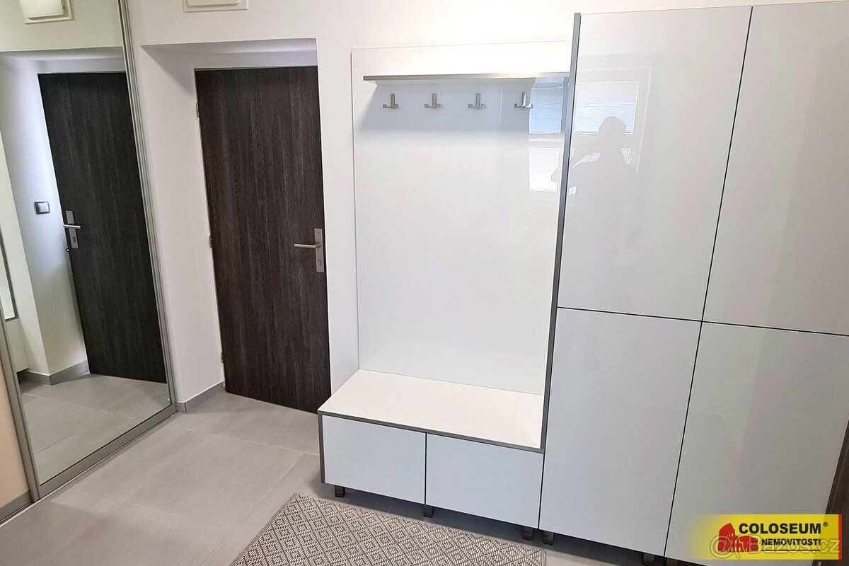 Ev.č. 5433B006 K pronájmu nabízíme plně vybavený byt 1+kk o 